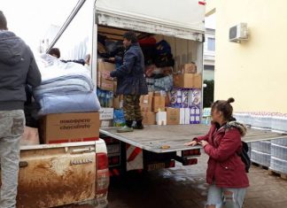 Στη Μάνδρα η βοήθεια των Αγρινιωτών προς τους πλημμυροπαθείς