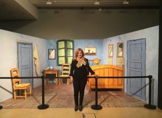 Από τις πανσελήνους του ΕΣΠΑ στην “έναστρη νύχτα” του Βαν Γκογκ η Σταρακά