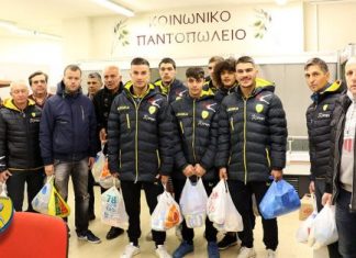 Οι ποδοσφαιριστές των Τμημάτων Υποδομής του Παναιτωλικού πρόσφεραν τρόφιμα στο Κοινωνικό Παντοπωλείο