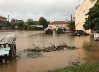 Μια (ταλαιπωρημένη) χώρα σε (ανατροφοδοτούμενη) κατάθλιψη