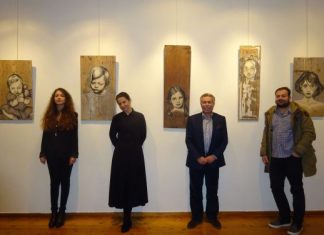 Mε «Γυναικεία βλέμματα» εγκαινιάστηκε η συνεργασία της «Διεξόδου» και του ΔΗΠΕΘΕ Αγρινίου