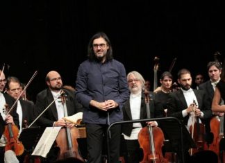 Και χωρίς ταρατατζούμ και “μπήκαμε και μέσα”…