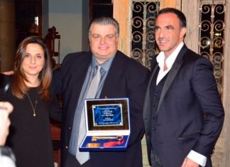 – Έτσι δίνονται τα κλειδιά Γιώργο…