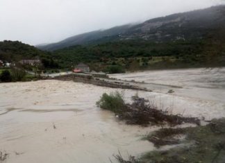 Σήμα κινδύνου για τα γεφύρια Αυλακίου και Τέμπλας από την υπερχείλιση του Αχελώου