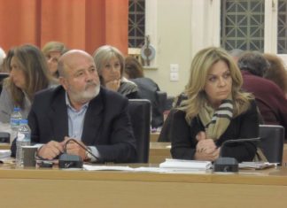 – Εδώ δεν μπορούμε να συντηρήσουμε τα φανάρια και εσείς ζητάτε αντιπλημμυρική θωράκιση