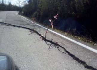 Επικίνδυνες καθιζήσεις στην επαρχιακή οδό Αγρινίου – Χαλκιοπούλων