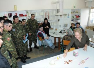 Νεοσύλλεκτοι οπλίτες στο «Παναγία Ελεούσα»