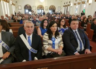 Τόσες χιλιάδες μίλια και μην πάρει κι αυτός μια τιμητική κορδέλα;