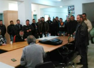 Παράσταση διαμαρτυρίας αγροτών και κτηνοτρόφων στη ΔΑΟΚ Αιτωλοακαρνανίας