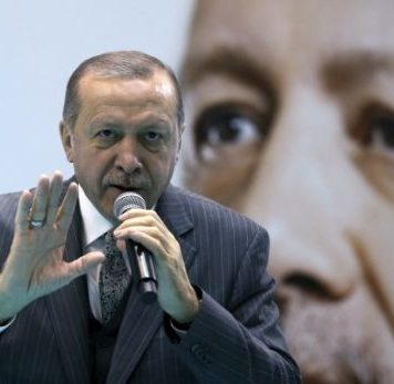 Η Δύση πιο κοντά από ποτέ στο να… απαλλαγεί από τον Ερντογάν