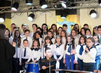 Διέπρεψε στην Καρδίτσα η Χορωδία & Ορχήστρα του Δημοτικού Σχολείου Δοκιμίου