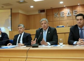 – Θέλω το Γιώργο δίπλα μου, τι ζόρι τραβάτε;