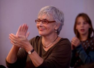 Η Ξένια Καλογεροπούλου παρουσιάζει το νέο της βιβλίο στο “Μικρό Θέατρο”