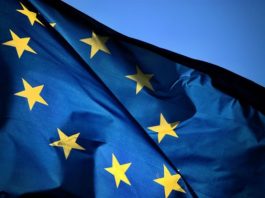H Κομισιόν με την πατέντα του 2022: Μας συμβουλεύει να σβήνουμε τα φώτα για να εξοικονομούμε ενέργεια