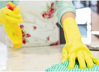 Πώς να καθαρίσετε σωστά τις επιφάνειες σε όλο το σπίτι – 2+1 φθηνά προϊόντα που θα σας βοηθήσουν