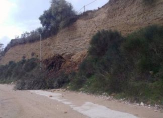 Επτά περιφερειακοί σύμβουλοι ρωτούν για την αποκατάσταση πρανούς στα Όχθια Παλαίρου