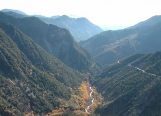 Το φαράγγι του Κοσινορέματος στο ορεινό Θέρμο