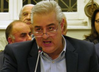 Δεν έχει σκύψει να μαζέψει σκουπίδι…