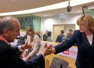 Η Κρέτσου ακούει… εμάς και τον Παπαναστασίου…