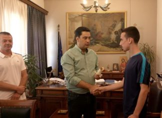 Τον Πρωταθλητή Ελλάδος στα 5.000 μ. Κώστα Σταμούλη υποδέχθηκε ο Δήμαρχος Αγρινίου