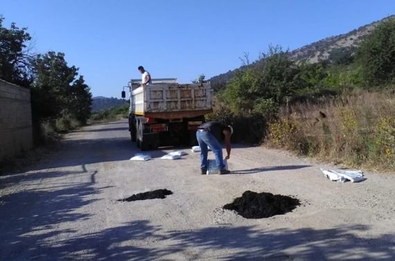 λακκούβες (1)