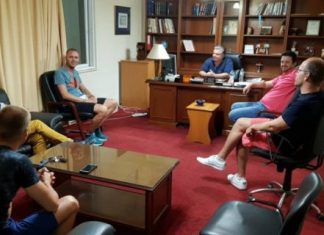 Οι Δρομείς Οινιαδών με το Δήμαρχο Μεσολογγίου