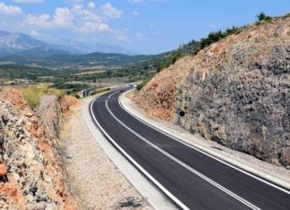 Τα “μαγικά” της Περιφέρειας – Με δρόμο 1,5 χλμ δεν παρακάμπτεις 10