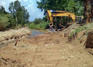 Μισθώσεις μηχανημάτων για την αντιπλημμυρική προστασία και το καλό πολιτικό κλίμα…