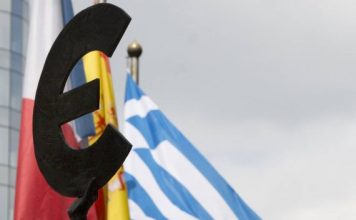Βρυξέλλες: «Ισοδύναμο τσεκούρι» σε μισθούς και συντάξεις για την επιστροφή αναδρομικών