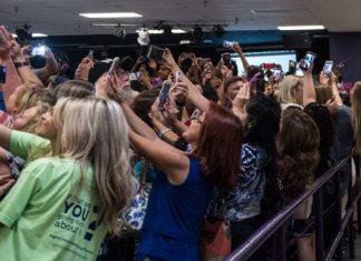 Ένα Σαββατοκύριακο που ο κόσμος γύρισε την πλάτη σε όλα!