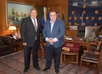 Γάργαροι (δεξιοί) σαν το νερό