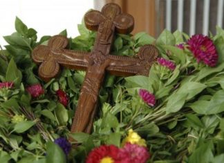Πανηγυρίζει το παρεκκλήσι της Υψώσεως του Τιμίου Σταυρού στη Γραμματικού