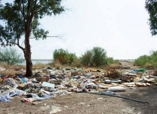 “Λιμνοθάλλαζα”: Απέραντος σκουπιδότοπος η Κλείσοβα