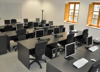 138 υπολογιστές σε σχολεία της Αιτωλοακαρνανίας μέσα από μεγάλη δωρεά