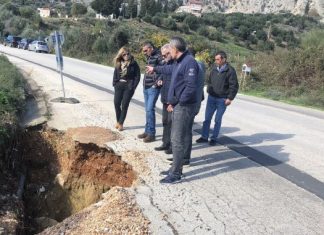 – Δεν αντέχουμε άλλο Χριστίνα: ή θα ανακοινώσεις πως έρχεσαι να μας σώσεις ή πέφτουμε στο γκρεμό