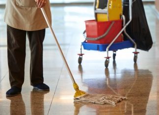 Θεωρώντας τη δυνατότητα δικαίωμα στην εργασία