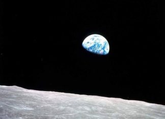 H γη απ’ τη Σελήνη