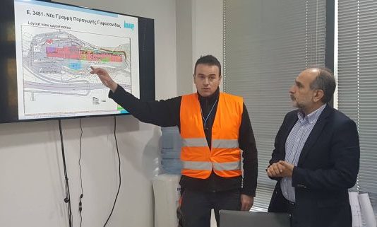 – Όπως βλέπετε εδώ επενδύουμε, δουλεύουμε, παράγουμε και μετά έρχεστε εσείς και κάνετε τον καμπόσο