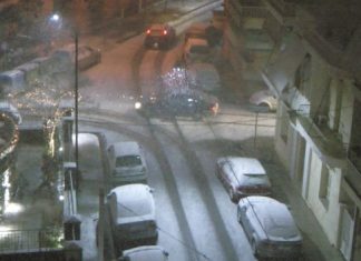 Χιόνισε και στο Αγρίνιο – Διακοπή ρεύματος σε μεγάλο τμήμα της πόλης