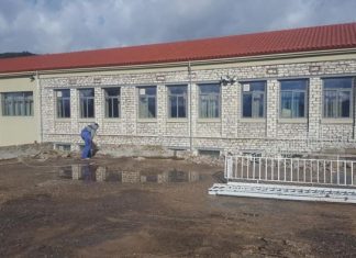 Ξεκίνησαν εργασίες στο προαύλιο του Γυμνασίου Θέρμου