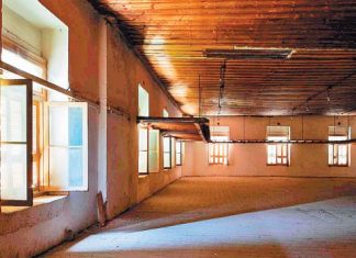 Σκιές και φως στον «Παπαστράτο» στο Αγρίνιο