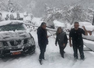 – Ήταν ανάγκη να ρίξει τόσο χιόνι τώρα που πάμε για εκλογές;