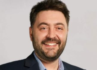 Ο Σπύρος Βελαέτης στο συνδυασμό του Ν. Καζαντζή