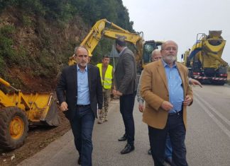 – Eμείς δεν είχαμε νεκρούς