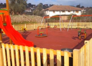 Παραδόθηκε η παιδική χαρά στο Λεσίνι – Σε εξέλιξη έργα και παρεμβάσεις στο Νεοχώρι