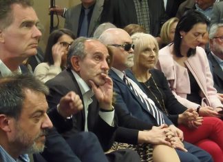 Δεν μπορεί πλέον να διαχειριστεί τα δύο χρίσματα…