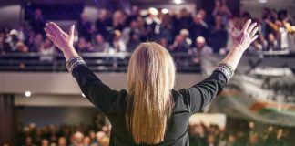 Συγκλονιστική συγκέντρωση για τη Χριστίνα Σταρακά