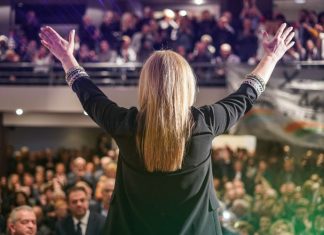 Συγκλονιστική συγκέντρωση για τη Χριστίνα Σταρακά