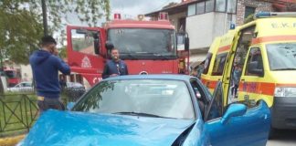 ΙΧ έπεσε πάνω σε δύο μαθήτριες στην Παραβόλα