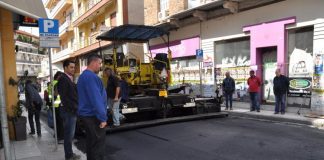 Aσφαλτόστρωσης σήμερα στην οδό Σουλίου, αύριο στην οδό Τσικνιά